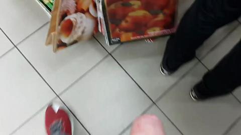 10661